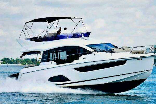 2019 Sealine 44