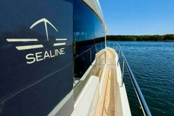 2019 Sealine 44