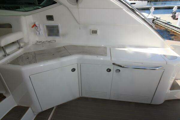 Sea Ray 540 Sundancer Yacht For Sale