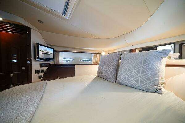 Sea Ray 58 Sedan Bridge Yacht For Sale