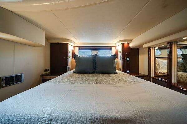 Sea Ray 58 Sedan Bridge Yacht For Sale