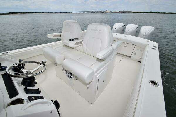 Regulator Center Console Yacht For Sale