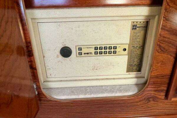 Amel Super Maramu Yacht For Sale