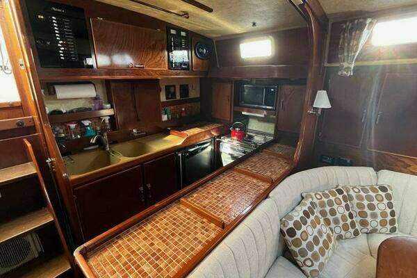 Amel Super Maramu Yacht For Sale