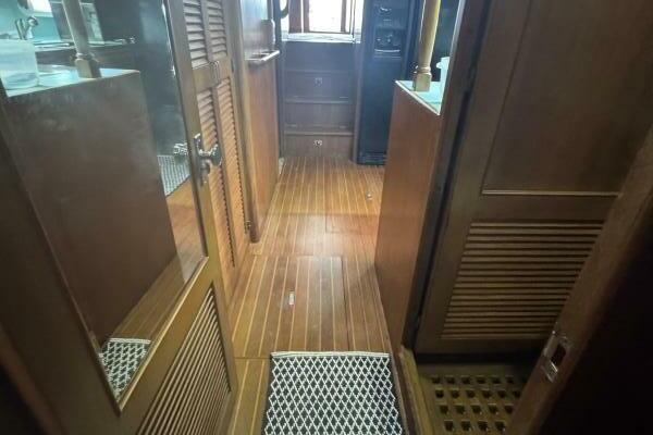 48ft Ricker Yacht For Sale