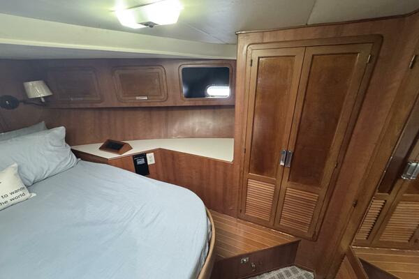 48ft Ricker Yacht For Sale