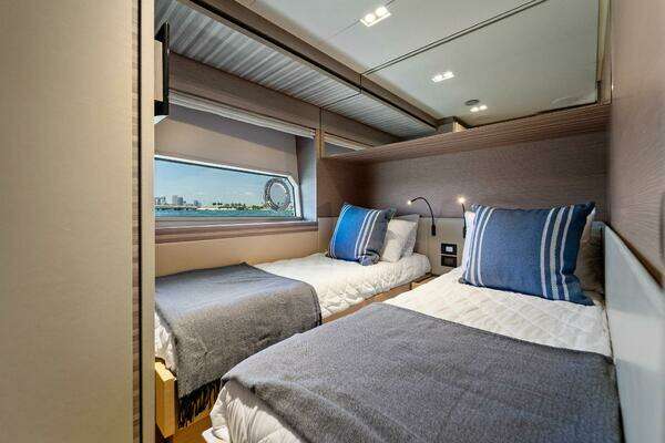 Ferretti Yachts 670 Yacht For Sale