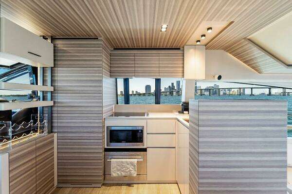 Ferretti Yachts 670 Yacht For Sale