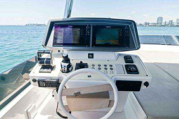 Ferretti Yachts 670 Yacht For Sale