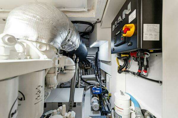 Ferretti Yachts 670 Yacht For Sale