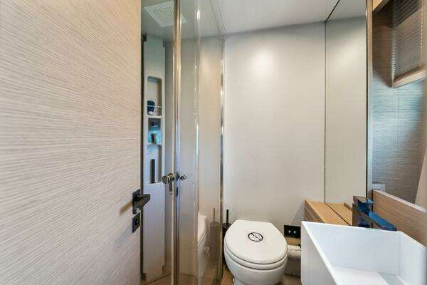 Ferretti Yachts 670 Yacht For Sale