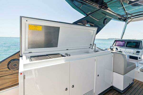 Ferretti Yachts 670 Yacht For Sale