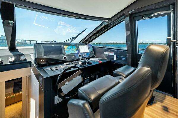 Ferretti Yachts 670 Yacht For Sale