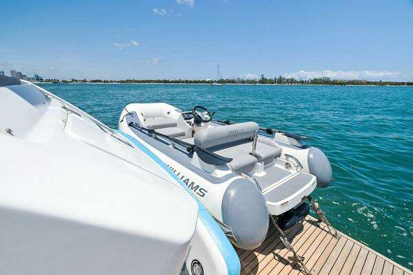 Ferretti Yachts 670 Yacht For Sale