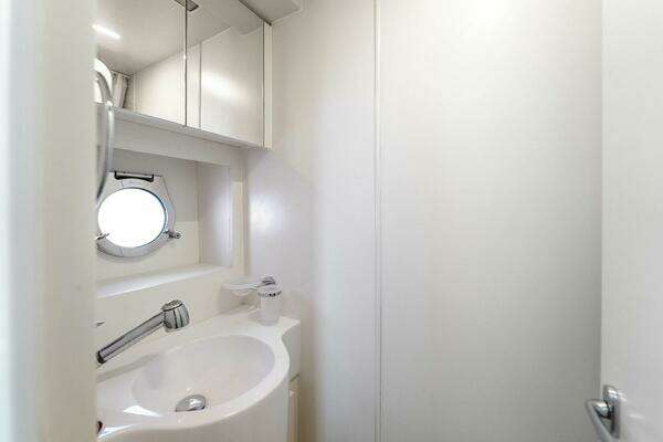 Ferretti Yachts 670 Yacht For Sale