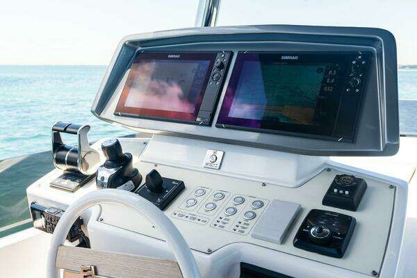 Ferretti Yachts 670 Yacht For Sale