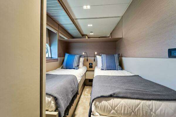 Ferretti Yachts 670 Yacht For Sale