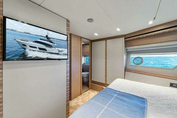 Ferretti Yachts 670 Yacht For Sale