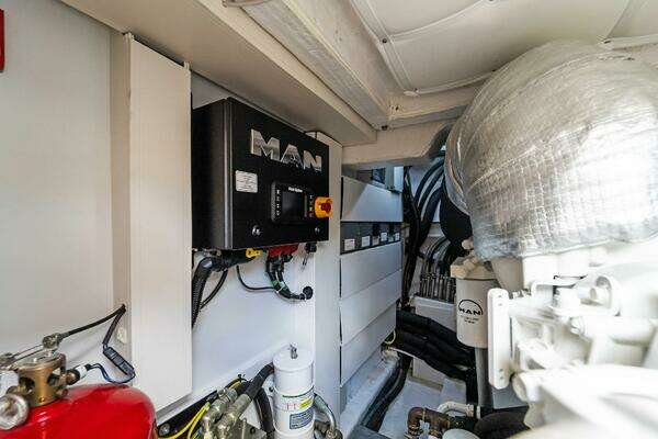 Ferretti Yachts 670 Yacht For Sale