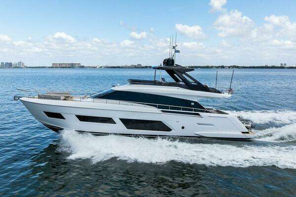 2023 Ferretti Yachts 67