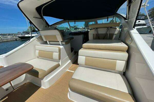 Tiara Yachts 3100 Coronet Yacht For Sale