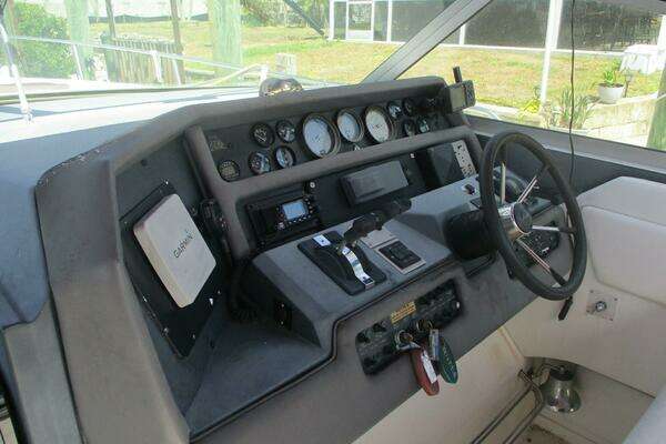 Photo of the 1991 Sea Ray 