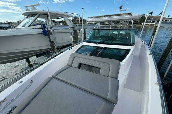 Axopar 37 Sun Top Yacht For Sale