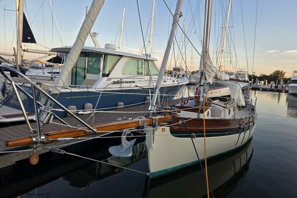 Little Wing 28ft Sam L  Morse Yacht For Sale