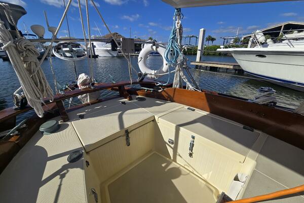 Little Wing 28ft Sam L  Morse Yacht For Sale