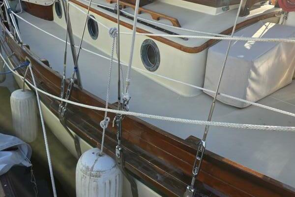 Little Wing 28ft Sam L  Morse Yacht For Sale