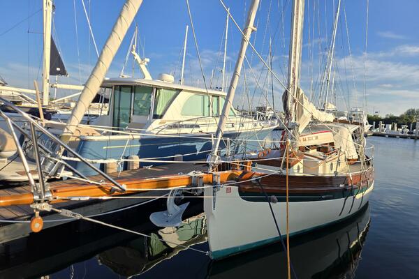 Little Wing 28ft Sam L  Morse Yacht For Sale