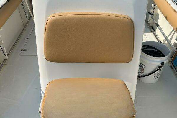 2004 Boston Whaler 21