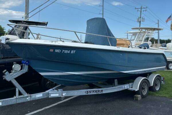 2004 Boston Whaler 21