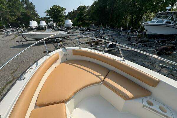 2004 Boston Whaler 21