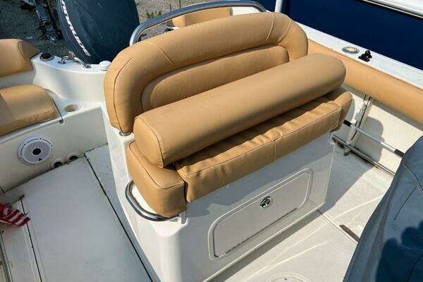 2004 Boston Whaler 21