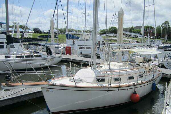 Photo of the 1987 Island Packet  "Isabella"