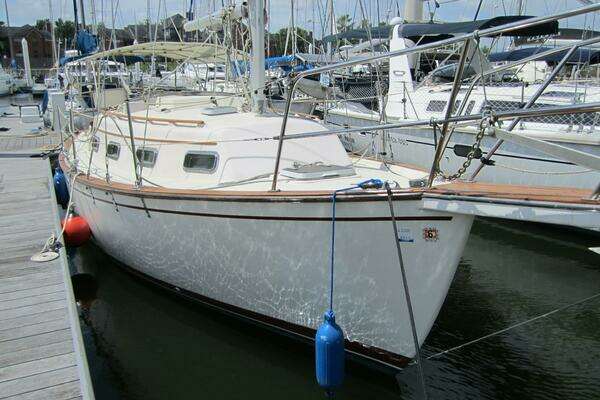 Photo of the 1987 Island Packet  "Isabella"