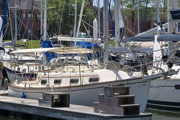 Photo of the 1987 Island Packet  "Isabella"