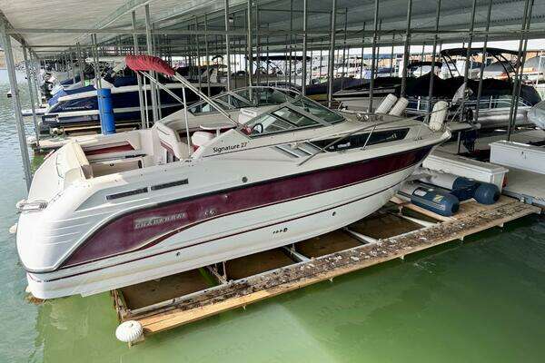 Photo of the 1994 Chaparral Signature 27 Cabin Cruiser