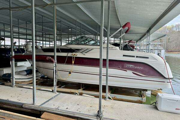 Photo of the 1994 Chaparral Signature 27 Cabin Cruiser