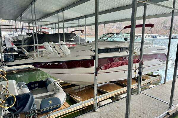 Photo of the 1994 Chaparral Signature 27 Cabin Cruiser