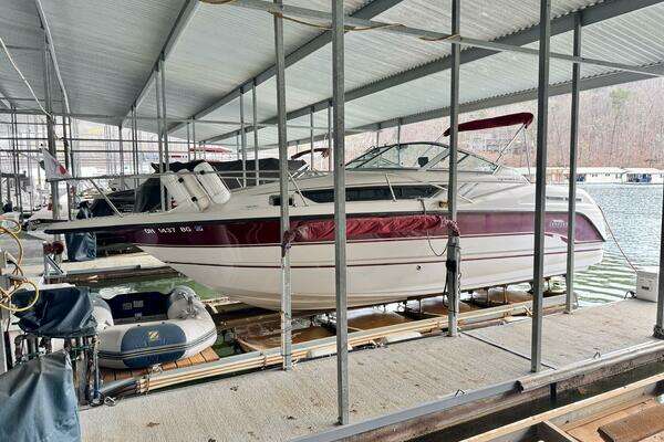 Photo of the 1994 Chaparral Signature 27 Cabin Cruiser