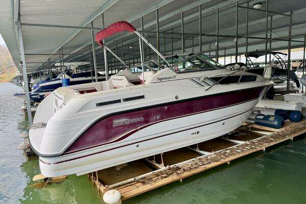 Photo of the 1994 Chaparral Signature 27 Cabin Cruiser