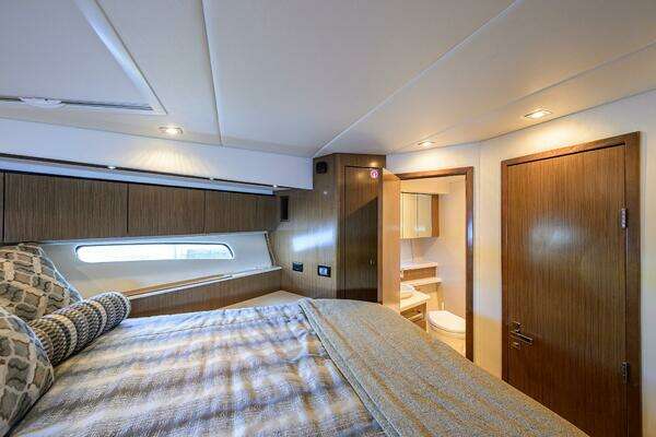 Cruisers Cantius Yacht For Sale