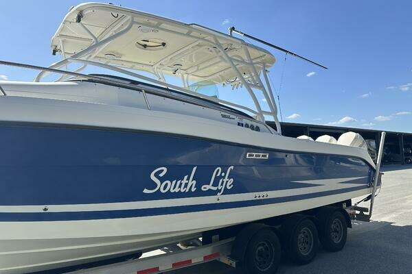 Photo of the 2007 Hydra-Sports 3300VX Vector Express "South Life"