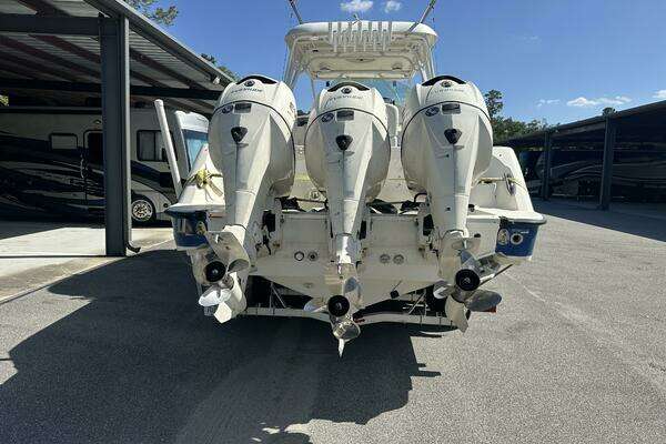 Photo of the 2007 Hydra-Sports 3300VX Vector Express "South Life"