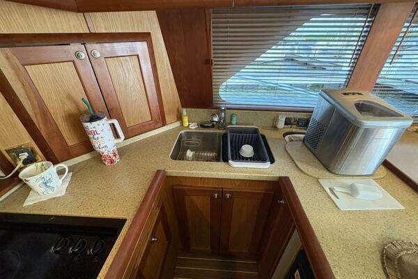 Photo of the 2005 Luhrs 41 Convertible "Rabbit Hole"