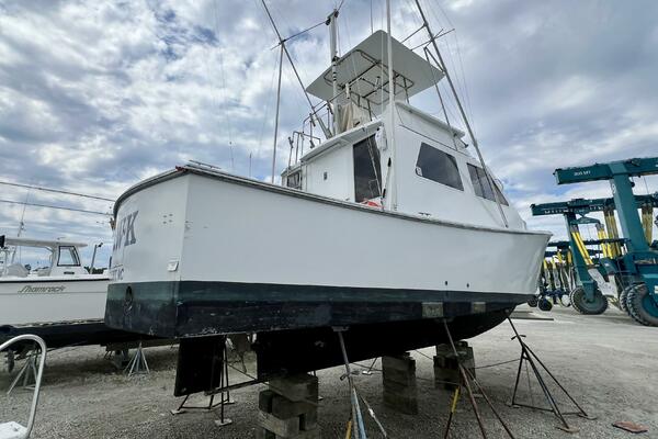 HAWK 35ft Custom Yacht For Sale