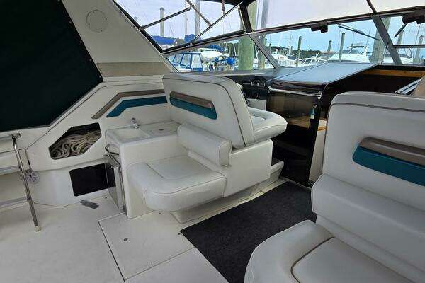 Photo of the 1992 Sea Ray 400 Express