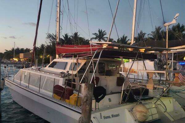 Photo of the 1994 Catalac 11 meter "Moonshine"